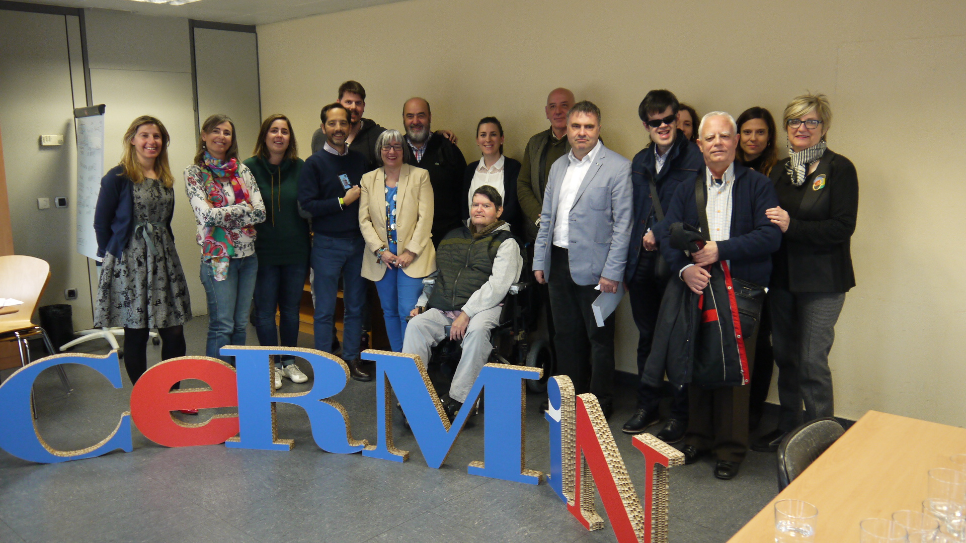 foto de grupo con representantes de entidades socias de CERMIN tras la Asamblea