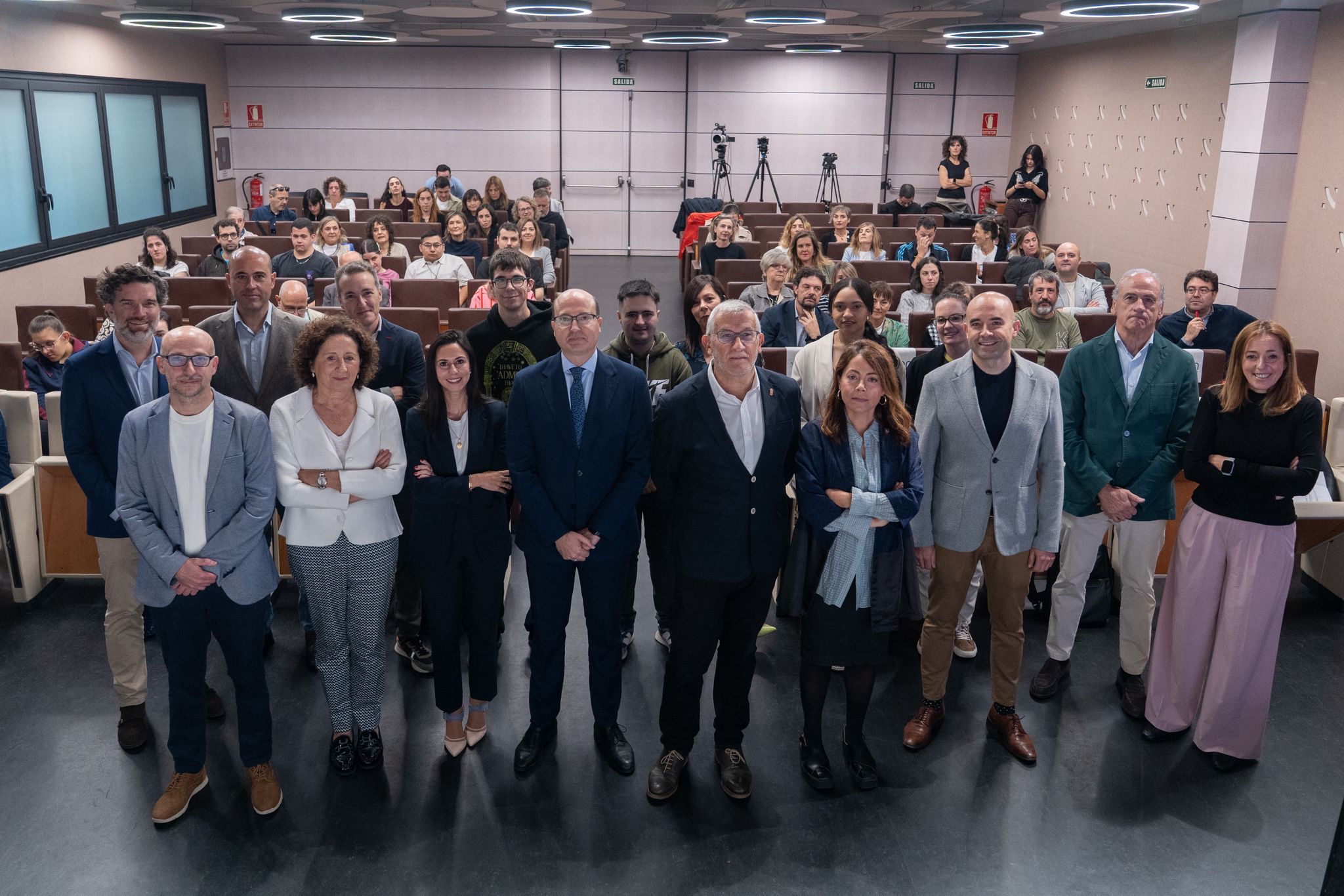 fotografía de grupo en la presentación del proyecto UMANA