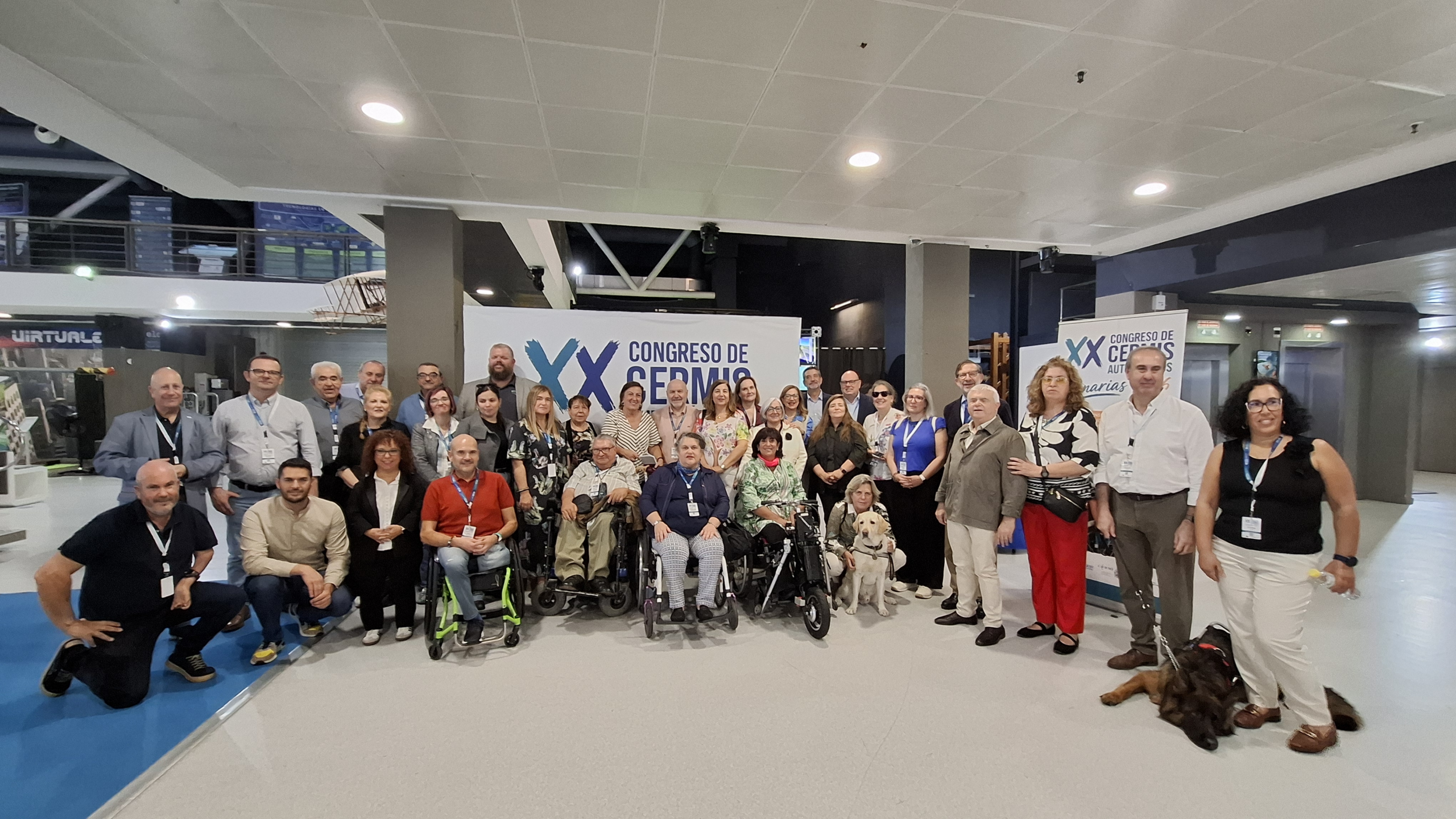 fotografía de grupo de las personas asistentes al congreso de cermis autonómicos