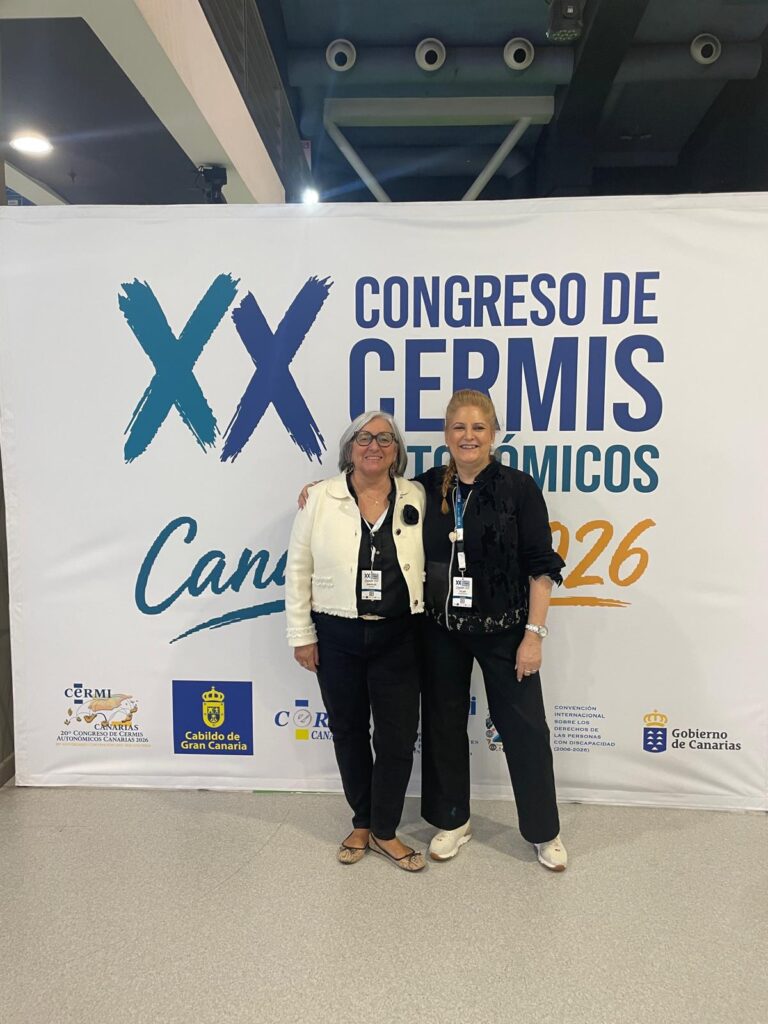 MARILUZ SANZ Y PILAR HERRERO POSANDO EN EL PHOTOCALL DEL CONGRESO